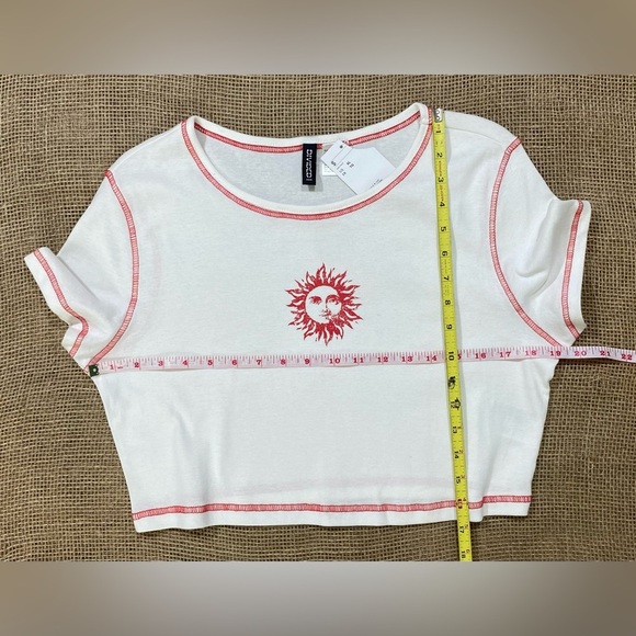 H&M Divided White Crop Top w/Red Sunshine & Stitching , Size XL - Picture 4 of 6